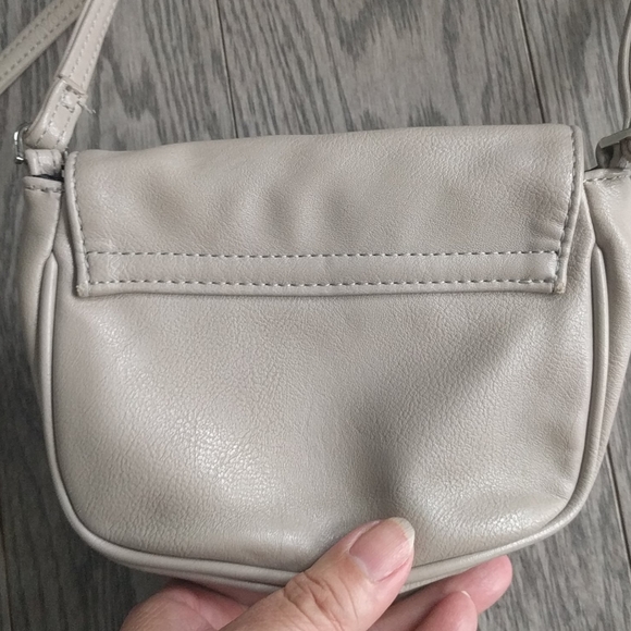 Mini bag by Kenneth Cole reaction 🌼 - Picture 6 of 8